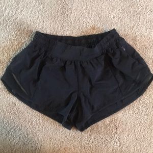 lululemon Hotty Hot Short 2.5”